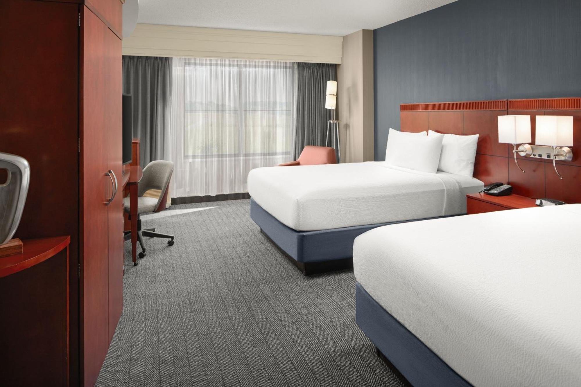 Hotel Courtyard By Marriott Medical Center 3*