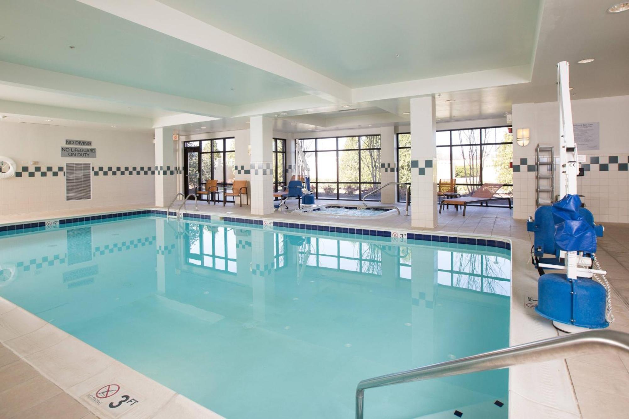 Courtyard By Marriott Medical Center Hotel